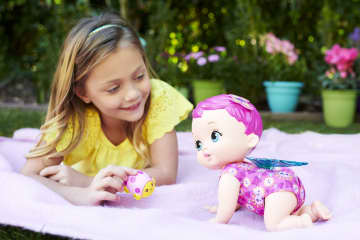 My Garden Baby™ Raczkujący Bobasek-Motylek Lalka Różowe włosy - Image 2 of 6