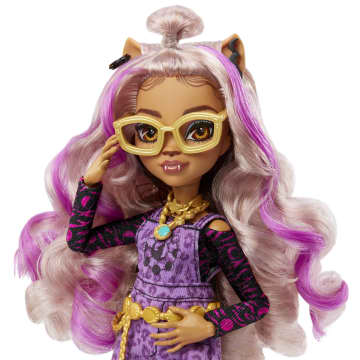 Monster High Κούκλα, Κλοντίν Με Σκυλάκι, Μαλλιά Με Μοβ Ανταύγιες - Image 4 of 6