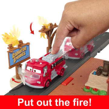 Disney and Pixar Cars Red's Fire Station Playset - Image 2 of 6
