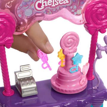 Barbie Chelsea Pop En Lollykraampje, Speelgoedset Van 10 Stuks Met Accessoires