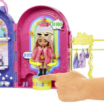Barbie® Extra Minis Lalka i butik Zestaw z akcesoriami