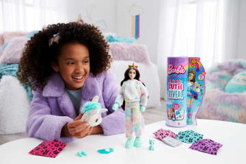 Barbie Cutie Reveal Serie Fantasia Bambola Con Costume Da Unicorno Di Peluche
