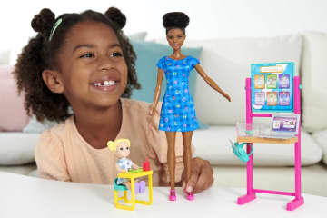Barbie® Σετ Επαγγέλματα με Παιδάκια και Ζωάκια