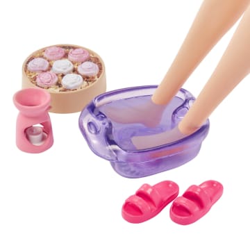 Barbie Cuidado personal Día de spa Muñeca con cachorrito, juguetes para niños y niñas - Imagen 4 de 7