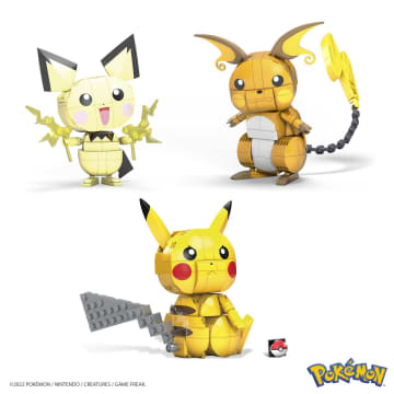 Mega Construx Pokémon Construye y muestra tres evoluciones Pikachu - Image 2 of 7