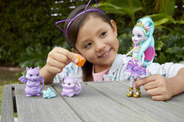 Enchantimals™ Rodzina Wielopak Smoki Deanna Dragon Lalka + figurki