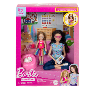 Barbie & Chelsea Δασκάλα Καλλιτεχνικών Με 2 Κούκλες, Κατοικίδιο & Αξεσουάρ, Μπλουζάκι Με Περιστρεφόμενη Φατσούλα - Image 6 of 6