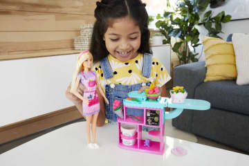 Набор игровой Barbie с куклой-флористом Цветочный магазин