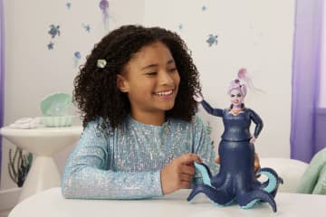Disney „Arielle, Die Meerjungfrau“ Ursula-Modepuppe Und Zubehör - Bild 3 von 6