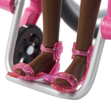 Barbie Fashionistas Puppe Im Rollstuhl Mit Schwarzen Haaren - Image 7 of 7