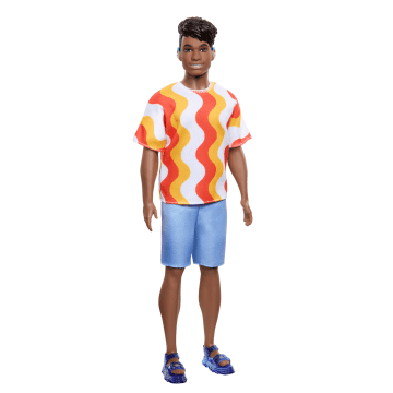 Muñeco Ken Barbie Fashionistas N. 220 Con Audífonos, Camiseta Naranja Y Sandalias De Goma - Image 1 of 6