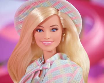 Barbie - Poupée Barbie Tenue À Carreaux - Poupée Mannequin - 6 Ans Et +