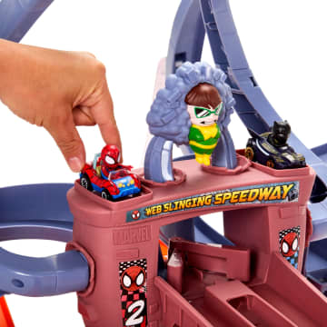 Hot Wheels Racerverse Pista Ragnatela Di Spider-Man Set Con 2 Macchinine Hot Wheels - Image 4 of 6