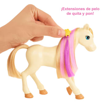 Barbie Cepilla y cuida Conjunto de juego, caballos y muñeca - Imagen 4 de 6