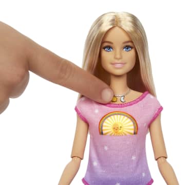 Barbie Zorg voor Jezelf Mediteren en Ontspannen Pop (Lichte huidskleur)