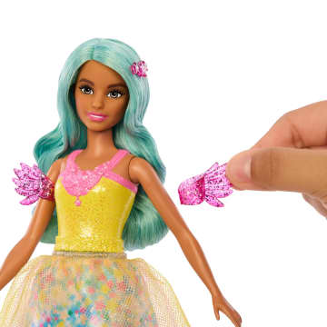 Barbie-Puppe mit märchenhaftem Outfit und Tierfreund, Teresa aus Barbie A Touch of Magic“ - Bild 2 von 6