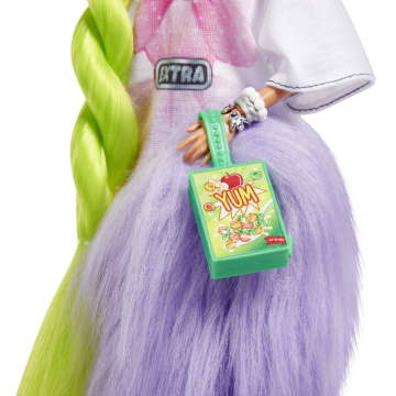 Barbie® Extra Lalka Biała tunika – Neonowe zielone włosy - Image 4 of 7