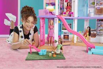 Barbie® DreamHouse Deluxe Domek dla lalek 3 poziomy + akcesoria - Image 2 of 7