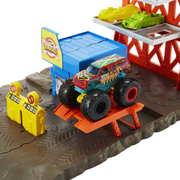 Hot Wheels Monster Trucks Gasolinera - Imagen 3 de 6