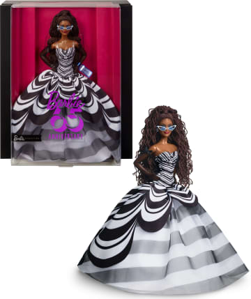 Muñeca coleccionable Barbie Signature del 65.º aniversario con pelo castaño y vestido blanco y negro