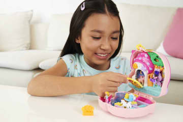 Polly Pocket Compacte Pretparkrugzak met 2 poppen, accessoires en tal van activiteiten, GYK91 Polly Pocket Compacte Pretparkrugzak met 2 poppen, accessoires en tal van activiteiten, GYK91