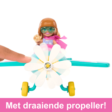 Barbie Chelsea Beroepenpop, Speelset Met Pop En Vliegtuig, 2-Persoons Vliegtuig Met Draaiende Propeller En 7 Accessoires