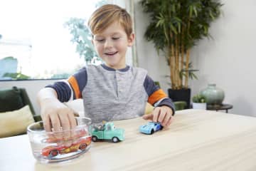 Disney Pixar Cars - Pack De 3 Véhicules Color Changers : Flash Mcqueen, Martin Et Bobby Swift - Petite Voiture - 3 Ans Et + - Imagen 2 de 6