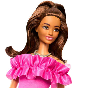 Barbie Fashionistas Bambola N. 217 Con Capelli Ondulati Castani Semiraccolti E Abito Rosa, 65 Anniversario