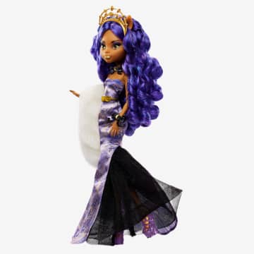 Monster High Howliday Winter Edition Clawdeen Wolf Bambola - Image 1 of 7