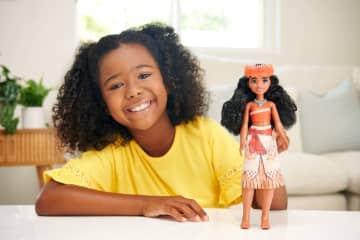 Disney Princess Moana Fashion Doll And Accessory, Toy Inspired By the Movie Moana
