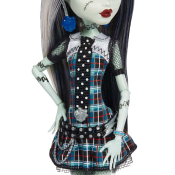 MATTEL MONSTER HIGH Reel Drama Frankie Doll With Stand $65.00