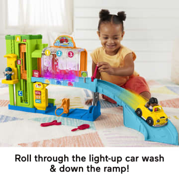 Fisher-Price Little People Light-Up Learning Garage Toddler Playset With Lights & Music, 5 Pieces - Image 4 of 6