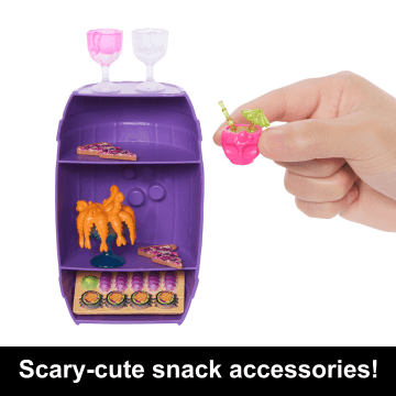 Monster High Lagoona Blue Fashion Doll And Playset, Scare-Adise Island Snack Shack With Food Accessories - Imagen 4 de 6