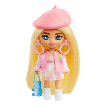 Barbie Extra Mini Minis Muñeca Chamarra Universitaria - Image 1 of 6