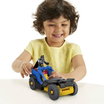 Imaginext DC Super Friends Vehículo de Juguete Carro Rally de Batman - Imagen 2 de 6