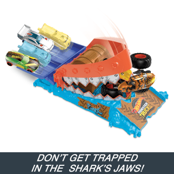 Hot Wheels Monster Trucks Arena Smashers Treasure Chomp Challenge Playset With 1:64 Scale Tiger Shark Toy Truck & Crushed Car