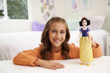 Disney Princess Toys, Snow White Fashion Doll And Accessories