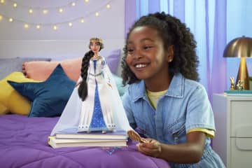 Mattel Disney Wish Queen Amaya of Rosas Fashion Doll, Posable Doll in  Removable Outfit & Shoes with Accessories