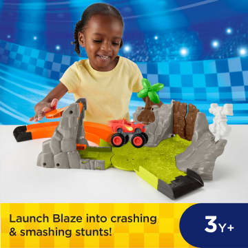 Fisher-Price Blaze And the Monster Machines Monster Truck Race Track Playset, Slam & Crash Blaze