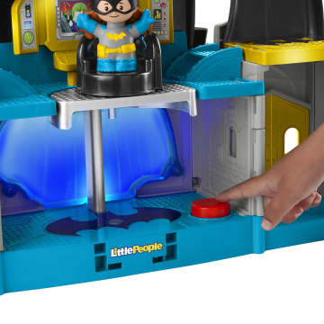 Fisher-Price® Little People® Dc Super Friends™ Batcave™ de Luxe - Image 3 of 6