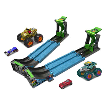 Hot Wheels Monster Trucks Roarin’ Rumble Playset With 4 Vehicles & 3 Configurations