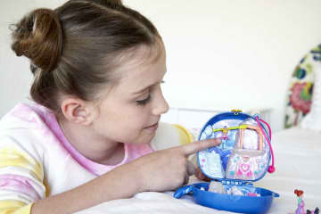 Polly Pocket Playset, Freezin' Fun Narwhal Compact, Travel Toy With 2 Micro Dolls & Pet Accessories