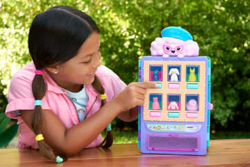 Polly Pocket Candy Style Fashion Drop Playset With 2 Dolls (3-Inch), Vending Machine, 35+ Accessories - Image 2 of 6