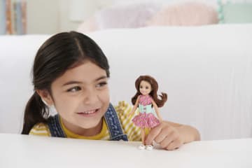 Barbie Boneca Chelsea com Escoliose - Image 2 of 6