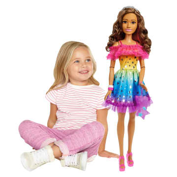Large Barbie Doll, 28 Inches Tall, Brown Hair And Rainbow Dress - Imagen 1 de 6