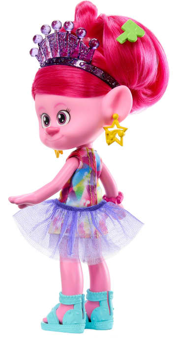 Dreamworks Trolls Band Together Chic Queen Poppy Fashion Doll & 10+ Styling Accessories