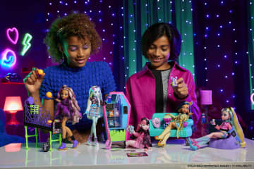Monster High Student Lounge Playset, Furniture And Accessories