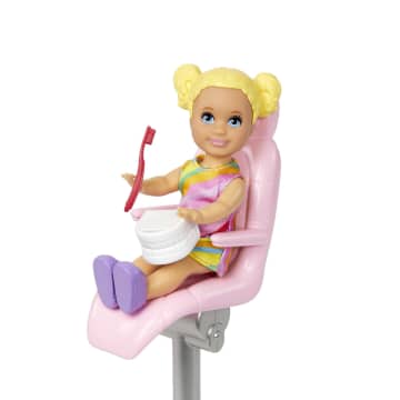 Barbie Profesiones Set de Juego Dentista Cabello Castaño - Imagen 4 de 6