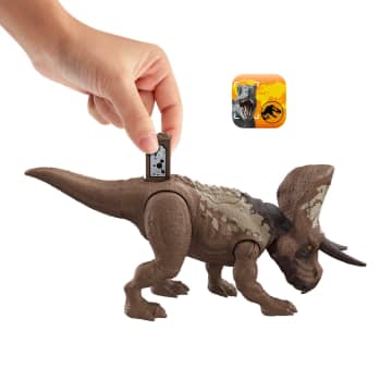 Jurassic World Dinossauro de Brinquedo Zuniceratops Mordida de Ataque