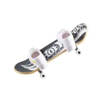 Hot Wheels Skate Vehículo de Juguete Patineta GRIP & GRIND™ con Tenis - Image 2 of 4